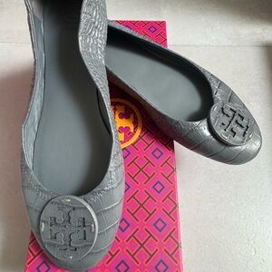 Tory Burch Minnie travel Ballet  Gray Croc-Embossed Flats